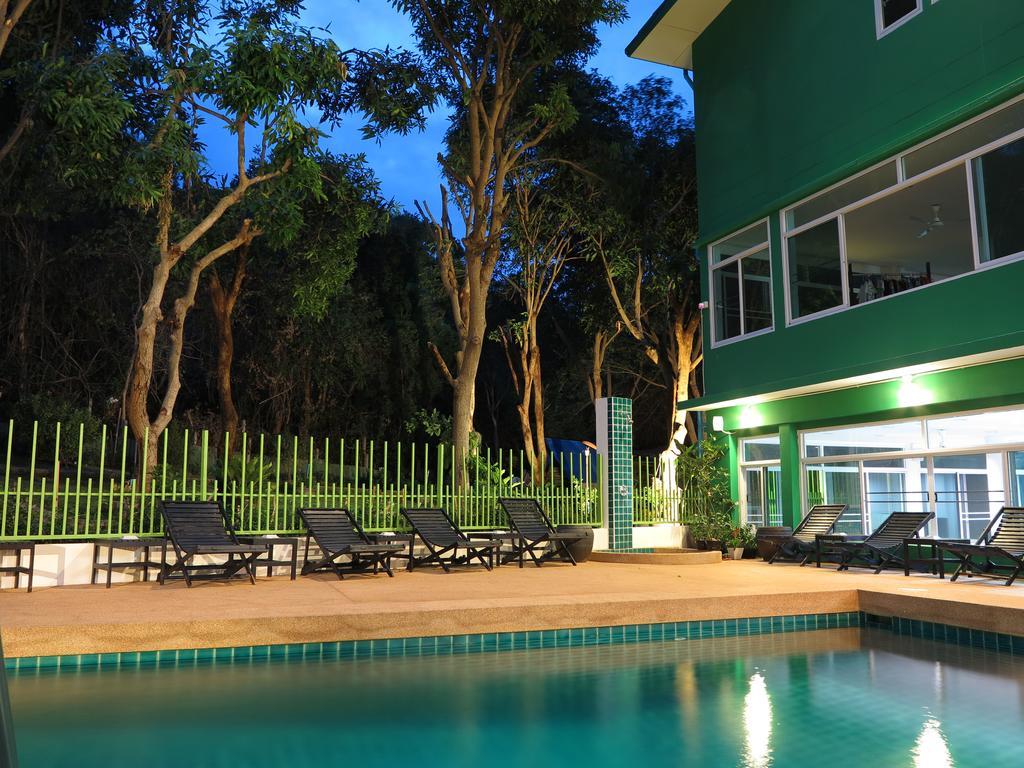 Wiz Hotel Pattaya Exterior photo