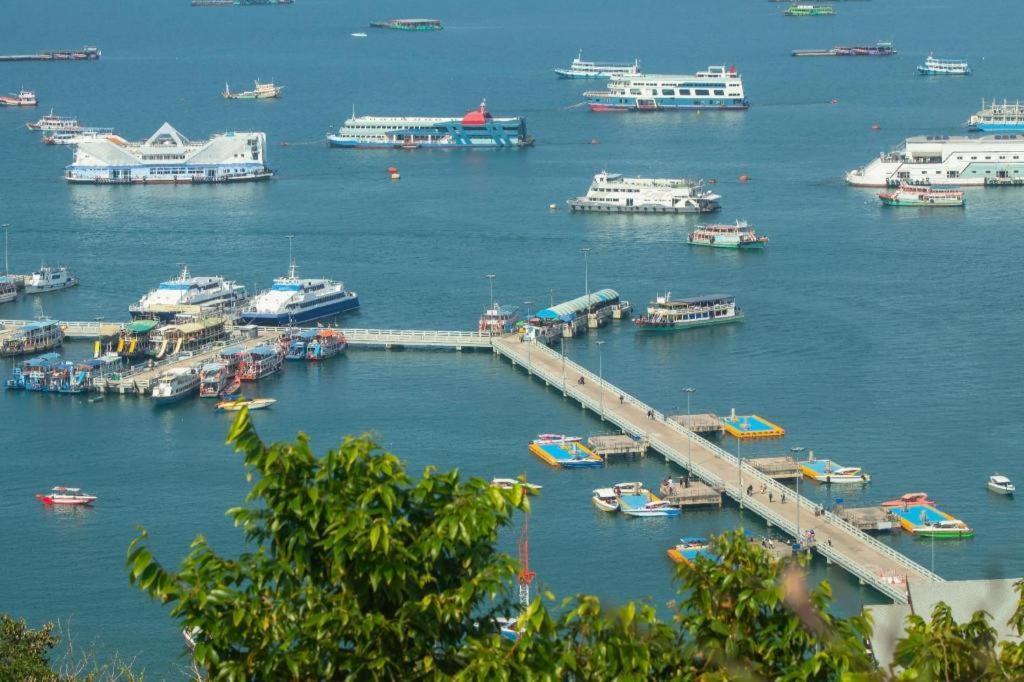 Wiz Hotel Pattaya Exterior photo