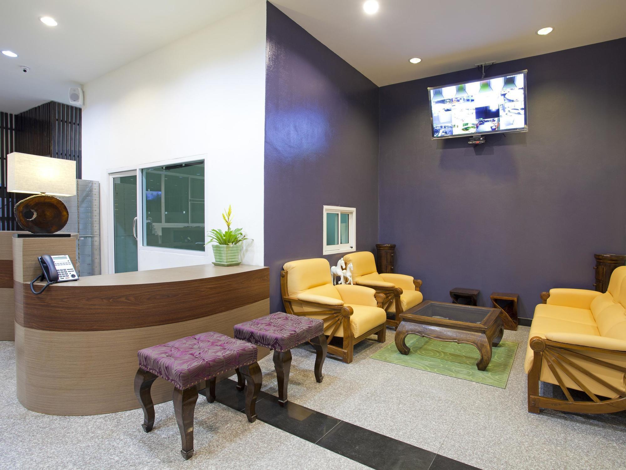 Wiz Hotel Pattaya Exterior photo
