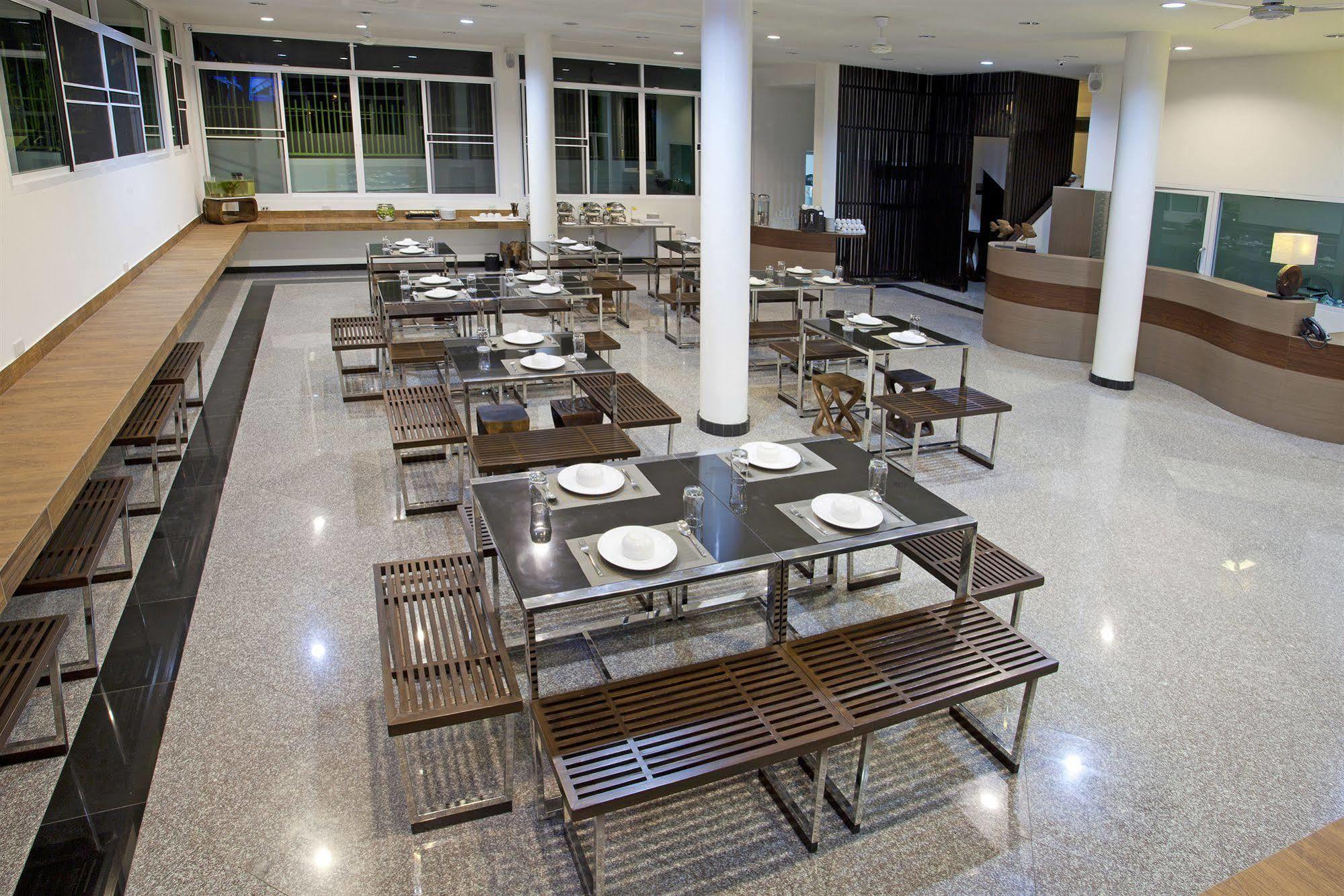 Wiz Hotel Pattaya Exterior photo
