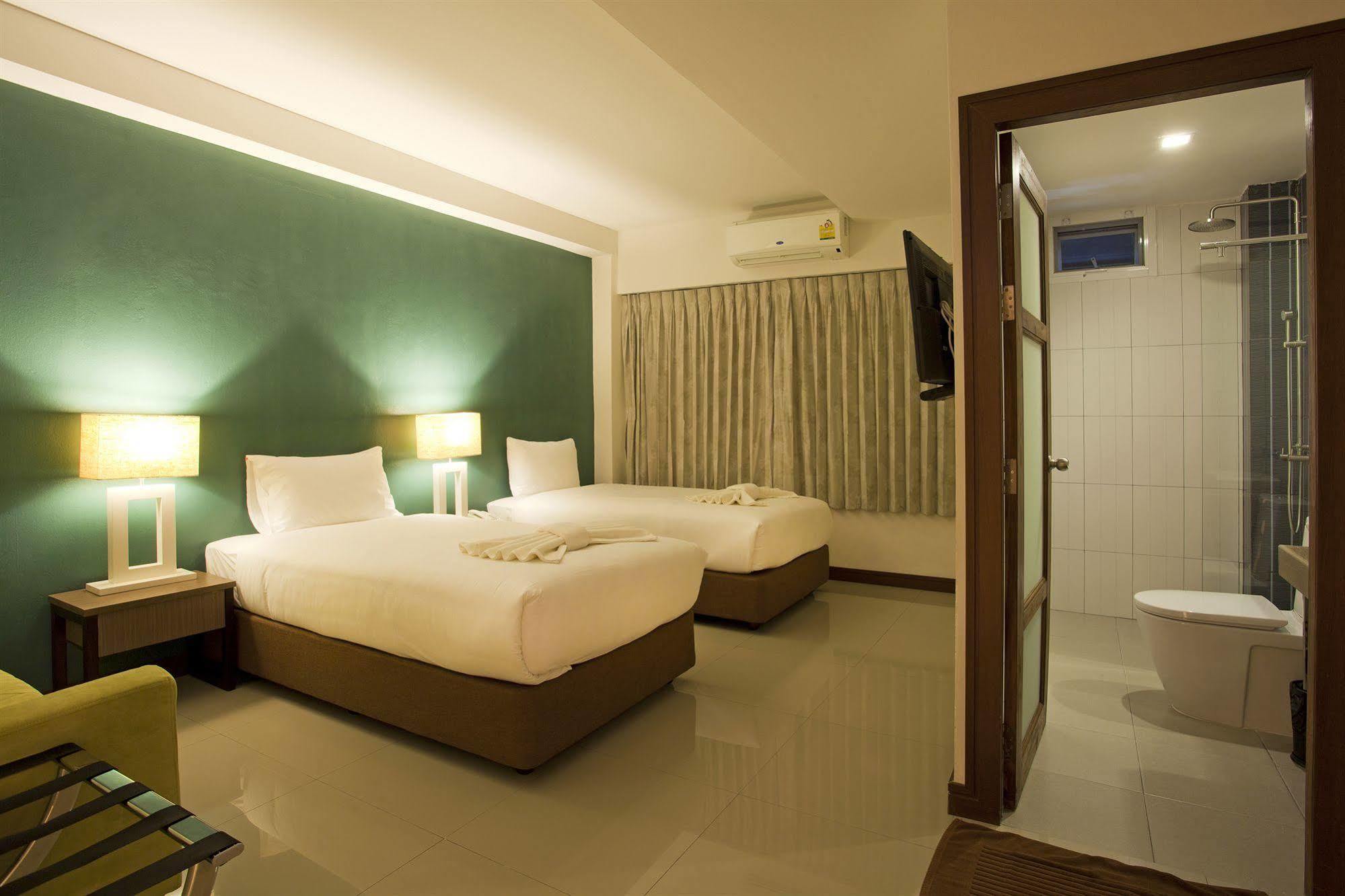 Wiz Hotel Pattaya Exterior photo