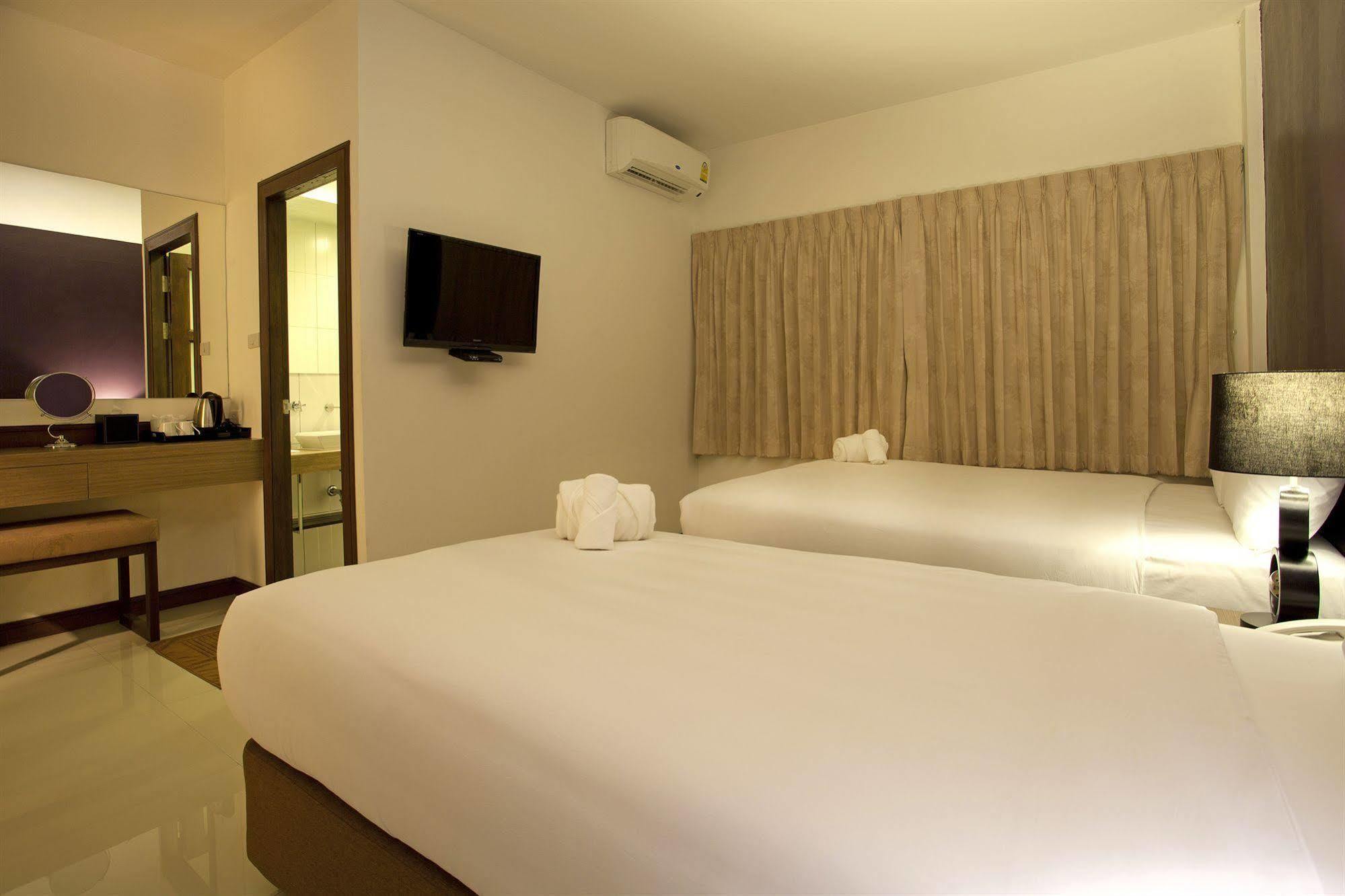 Wiz Hotel Pattaya Exterior photo