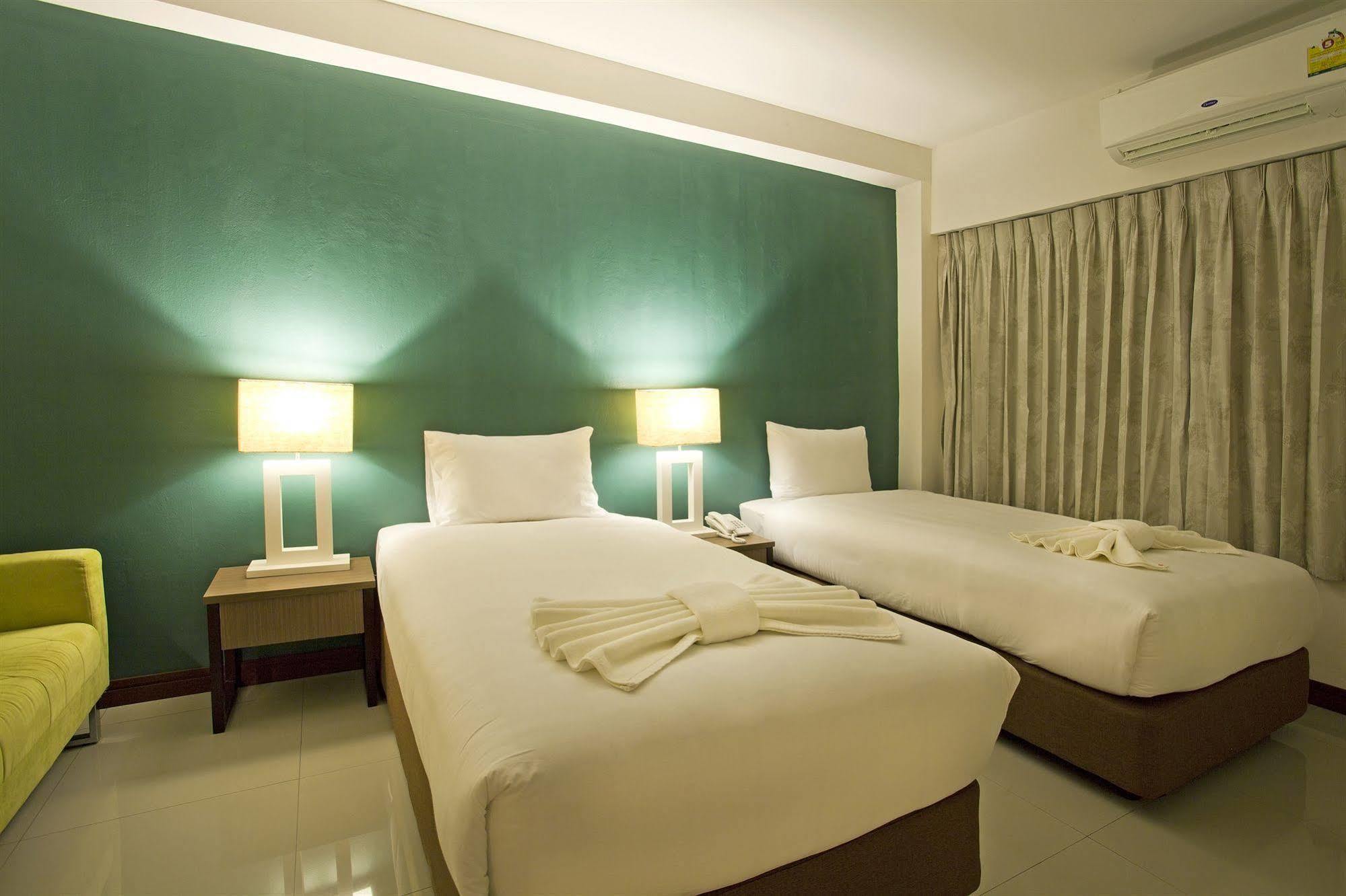 Wiz Hotel Pattaya Exterior photo